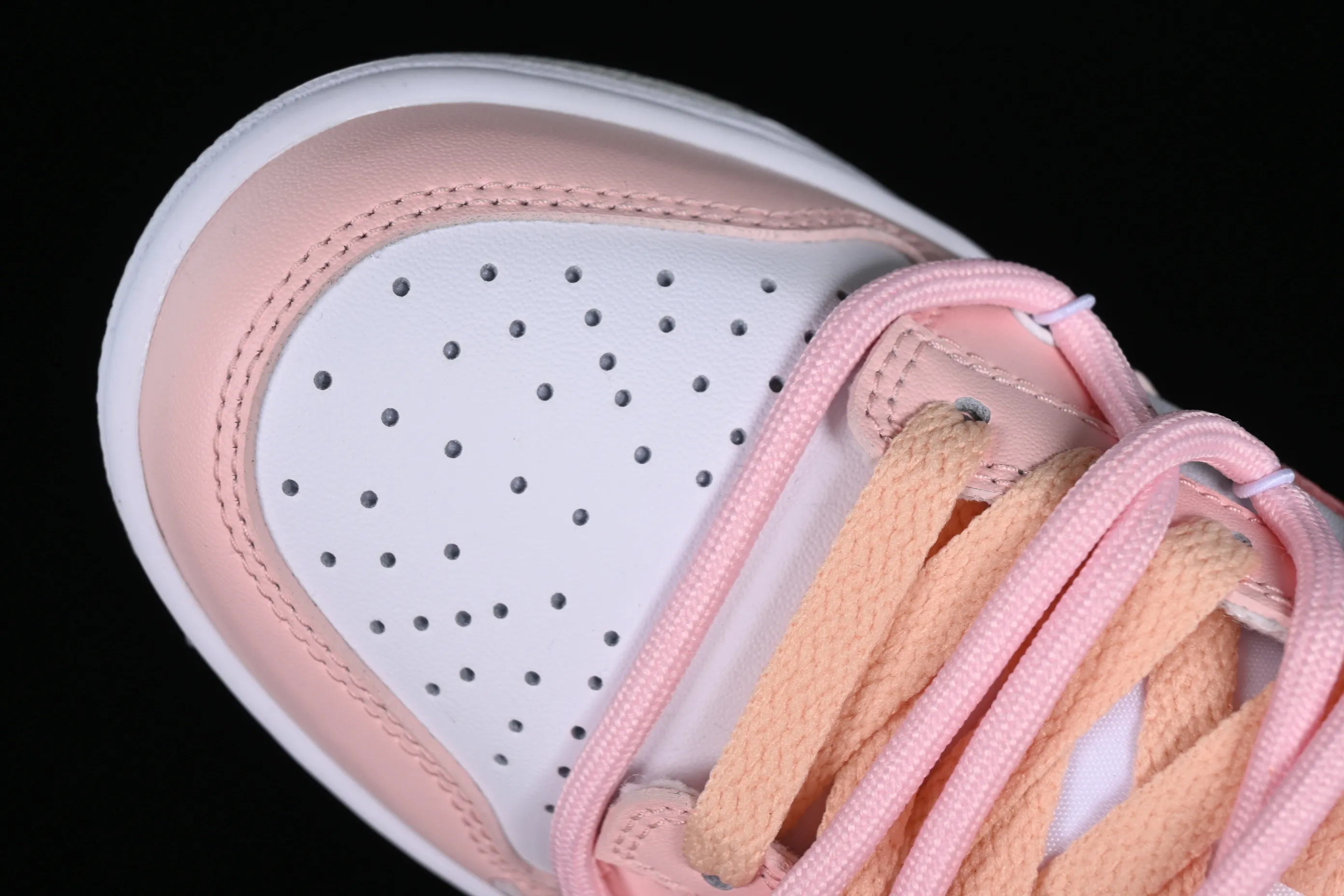 All categories Nk SB Dunk series Nk SB Dunk Low low-top sneakers Nk Dunk Low Sanshi Laboratory Dopamine Foundation Hug Bear SB strap low-top casual sneakers DH9765-102